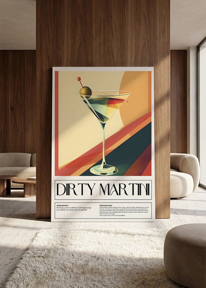 Akustikbillede med en retro cocktailplakat med Dirty Martini, lænet mod vægpanel i valnød ved sofaen