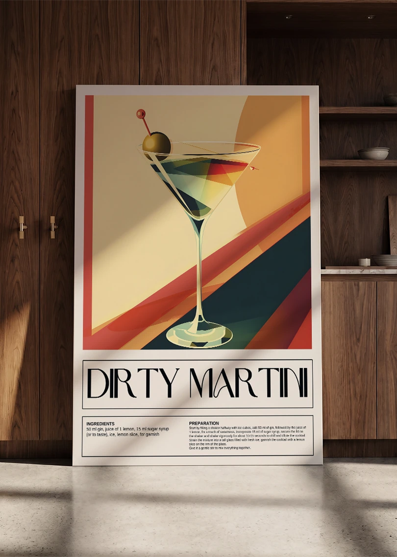 Akustikbillede med en retro cocktailplakat med Dirty Martini, lænet mod en skabsvæg i valnød