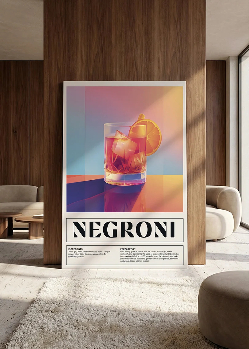 Akustikbillede med en retro cocktailplakat med Negroni, lænet mod vægpanel i valnød ved sofaen
